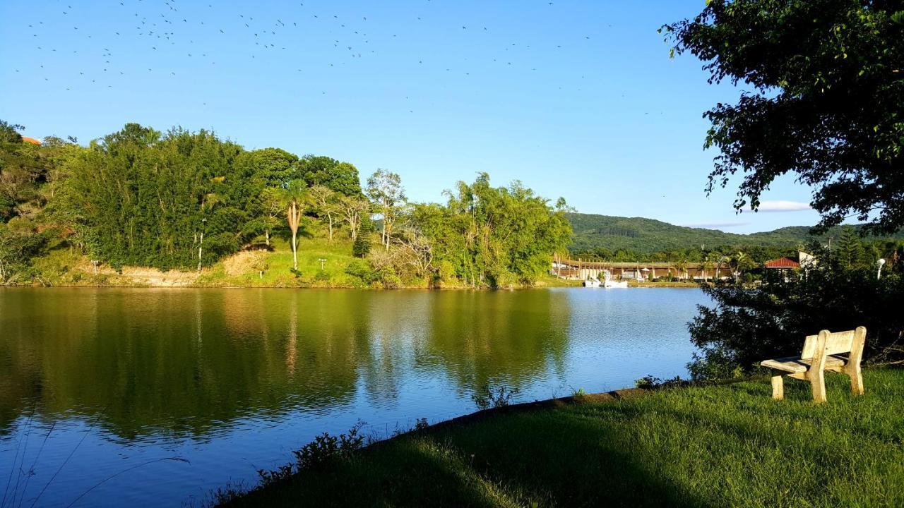 Ilha Da Gale Tourist Hotel Fazenda De Bombas บอมบินญัส ภายนอก รูปภาพ